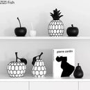 Escultura Decorativa de Resina Maçã e Abacaxi Listrado Preto e Branco — Minimalismo, Decoração de Mesa e Ambientes